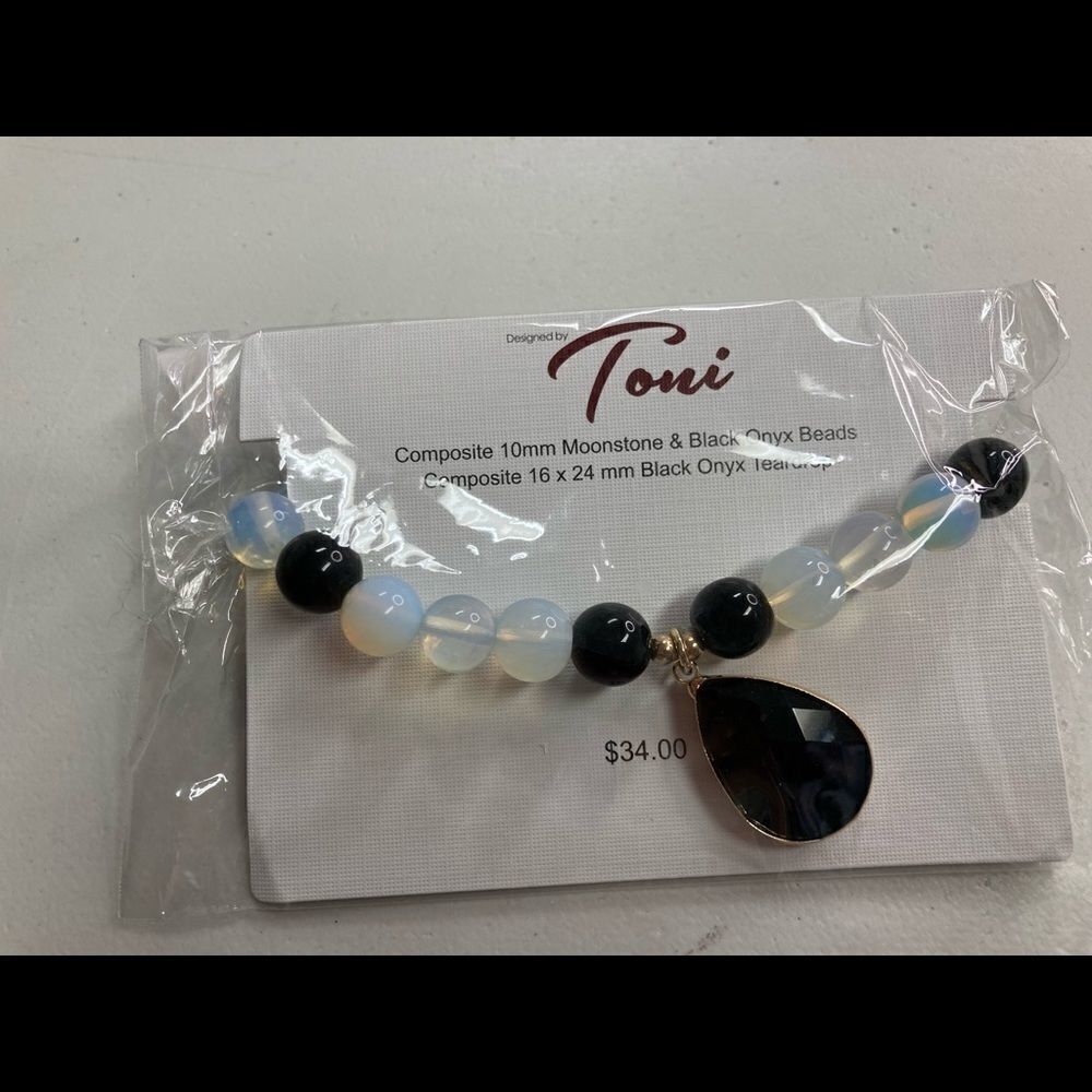 TONI,‎ Women’s bracelet, New in package, Moonstone & Black Onyx